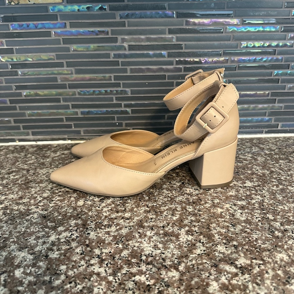 Ann Klein nude heels